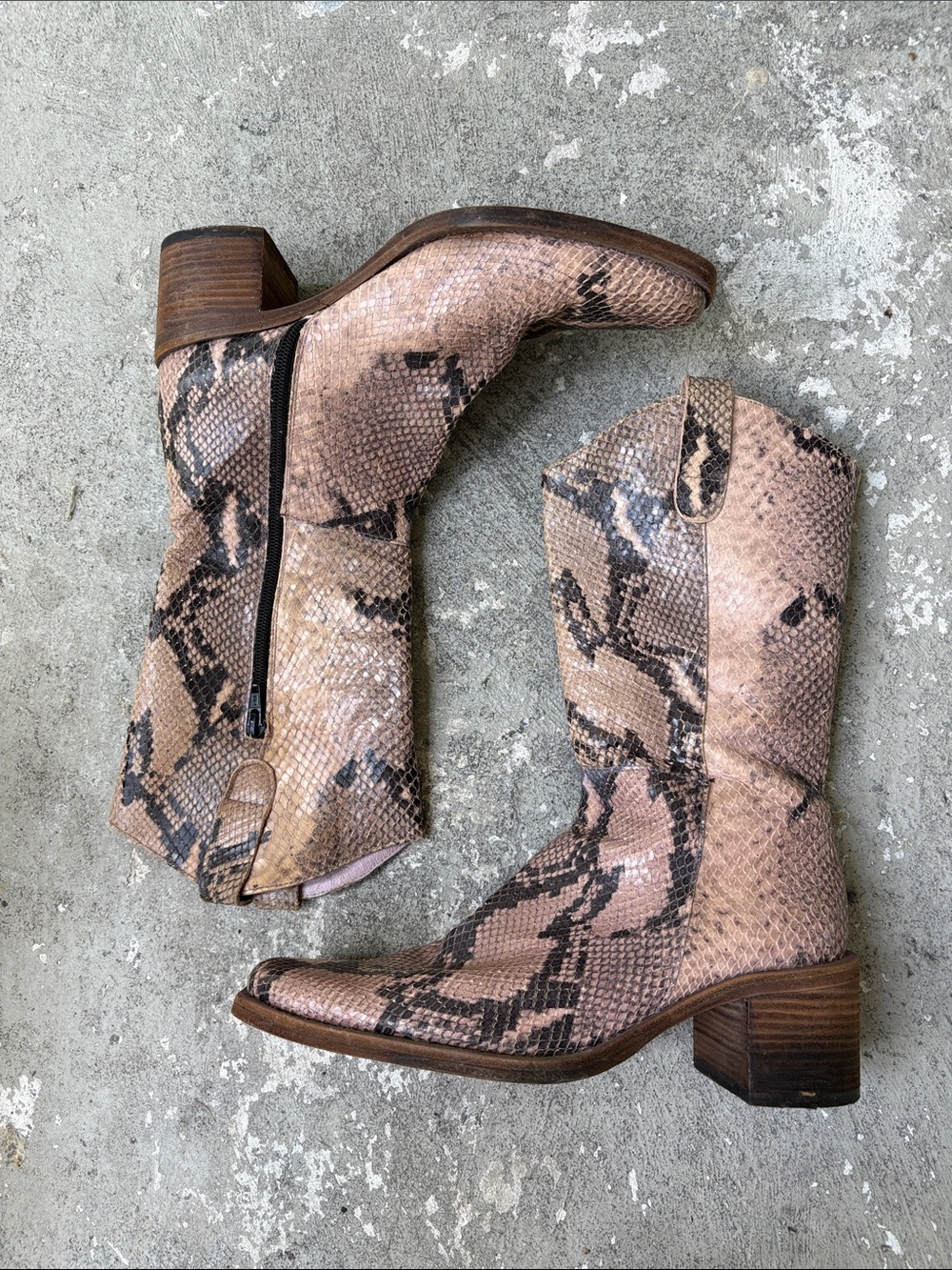 Vintage Hype snake skin boots